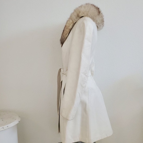 Long leather white coat with genuine fur collar - Picture 6 of 7